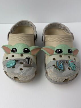 Crocs Disney Star Wars Mandalorian Grogu Baby Yoda Classic Clogs Kids C12